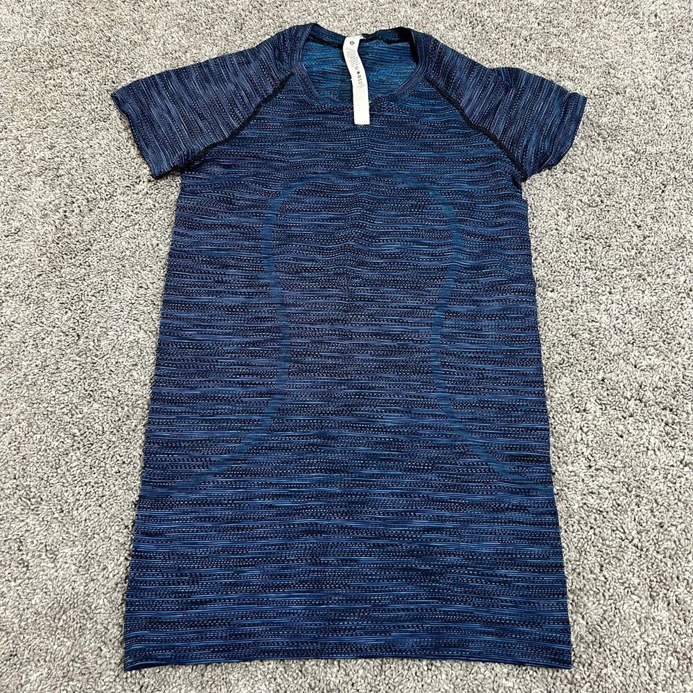 lululemon athletica Blue Short Sleeve Tee